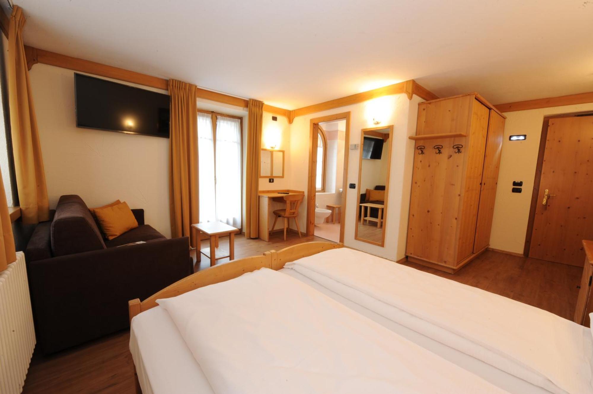 Hotel Helvetia Λιβίνιο Εξωτερικό φωτογραφία