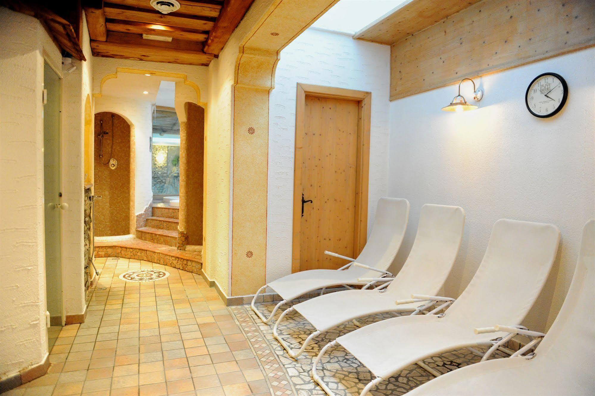 Hotel Helvetia Λιβίνιο Εξωτερικό φωτογραφία